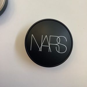 NARS translucent light reflecting loose setting powder